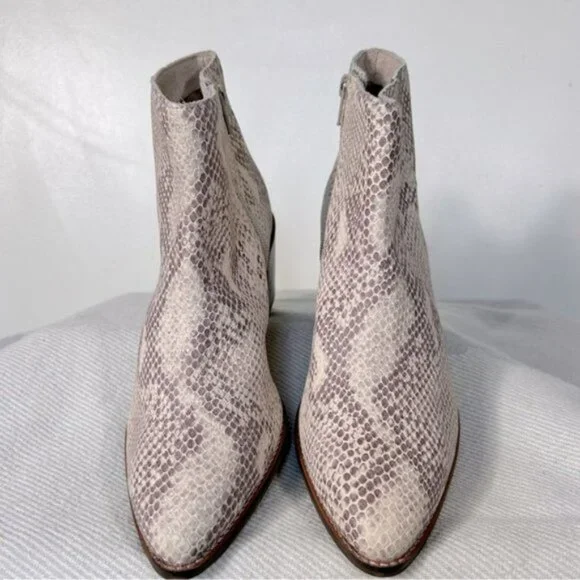 Seychelles NEW Occasion Nueutral Snake Print Ankle Boot- Size 8 - Picture 11 of 14